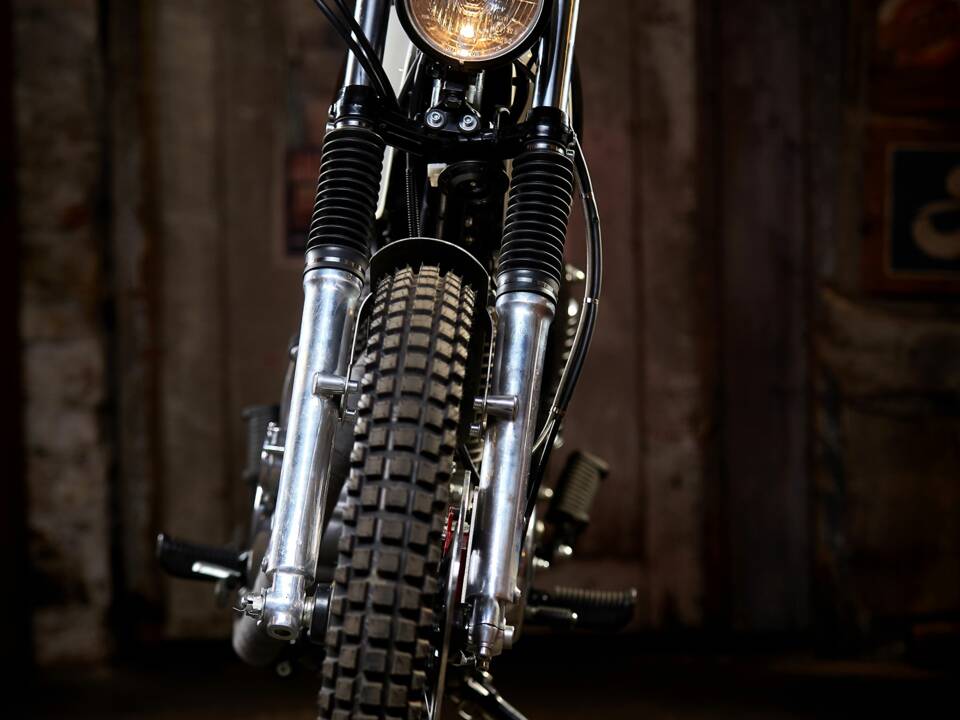 Bild 36/45 von Yamaha DUMMY (1981)