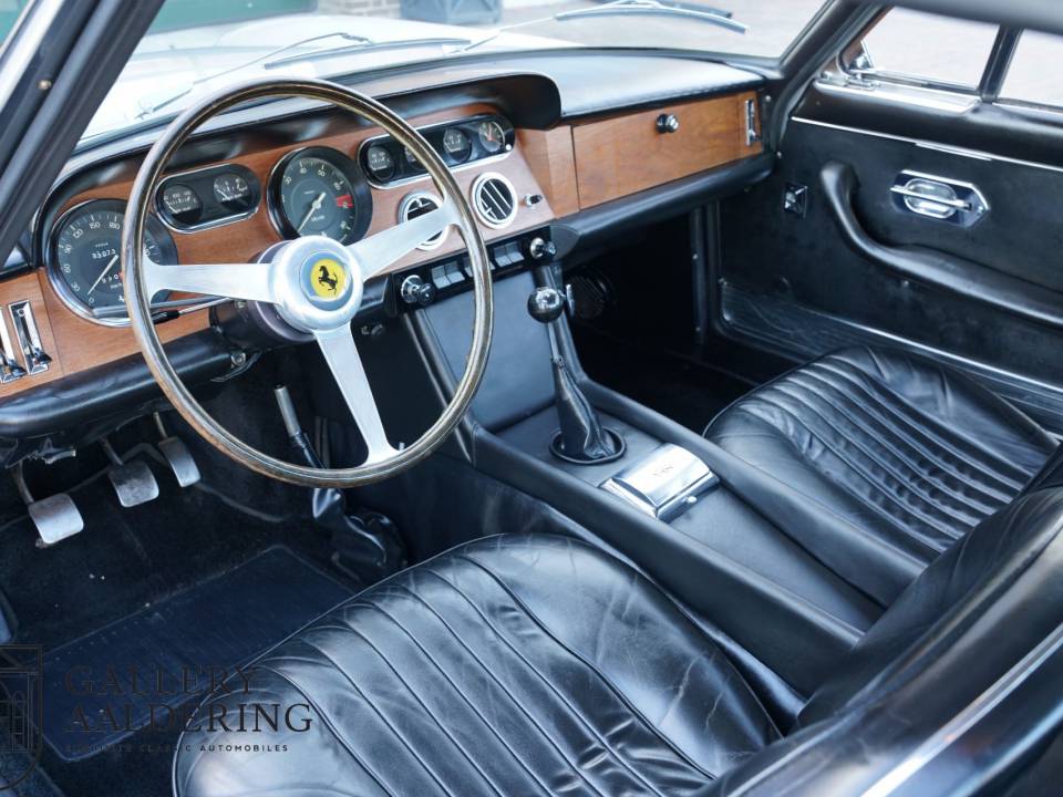 Image 49/50 de Ferrari 330 GT 2+2 (1965)