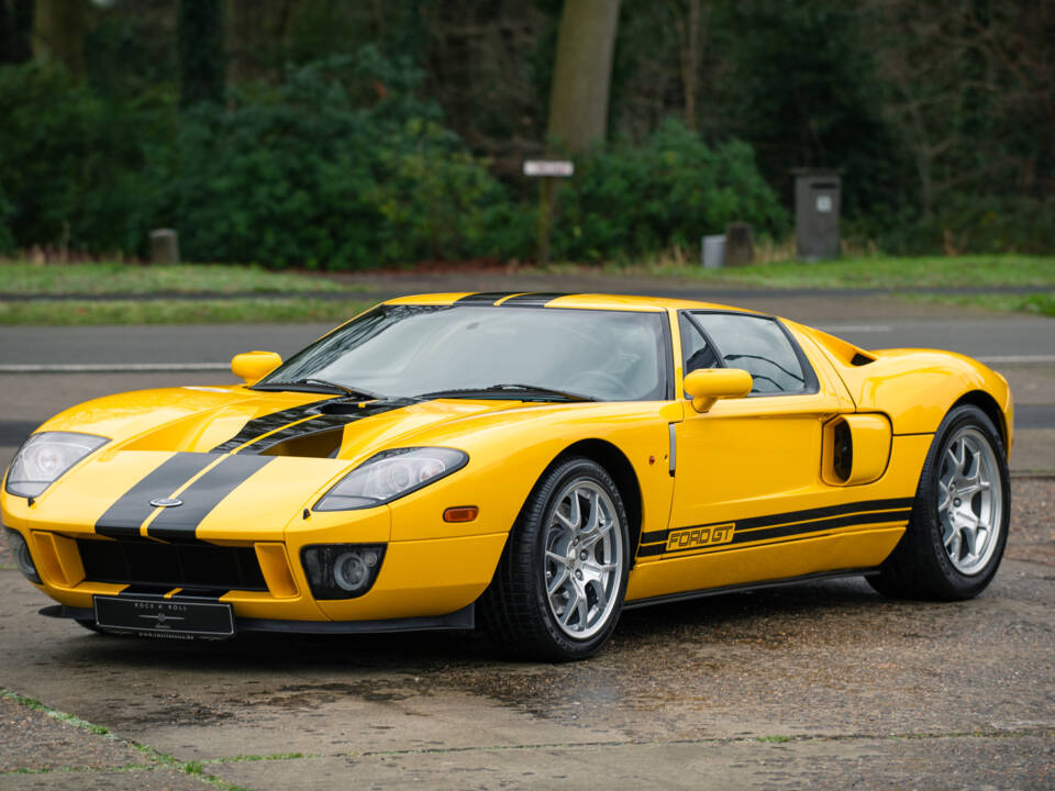 Image 6/30 of Ford GT (2005)