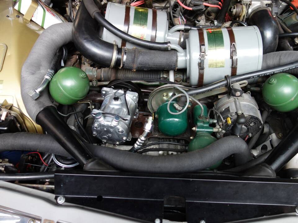 Image 30/32 de Citroën SM injection (1973)