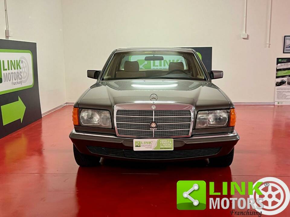 Imagen 2/10 de Mercedes-Benz 380 SE (1985)