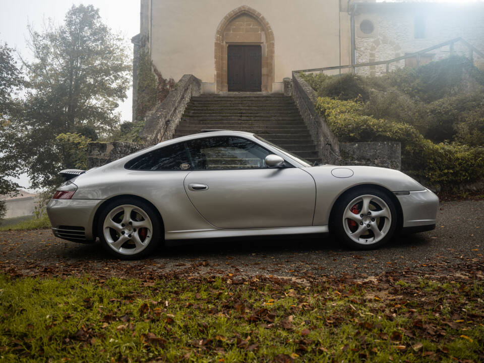 Bild 13/82 von Porsche 911 Carrera 4S (2002)