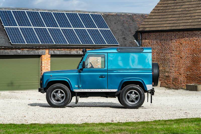 Bild 7/50 von Land Rover Defender 110 Turbo Diesel (1999)
