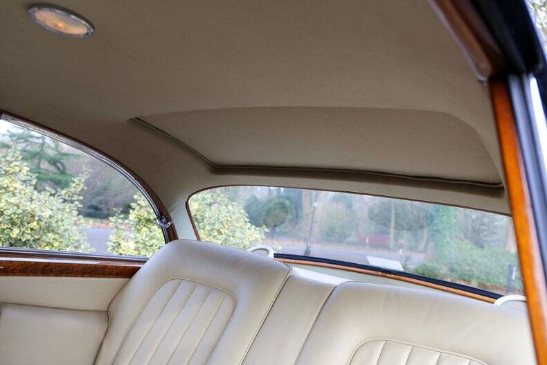 Image 34/50 of Bentley S 3 Continental (1962)