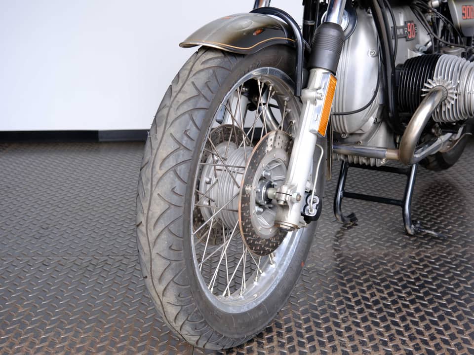 Image 33/91 of BMW R 90 S (1975)