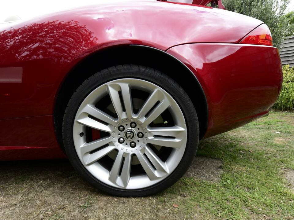 Image 43/50 of Jaguar XKR (2013)