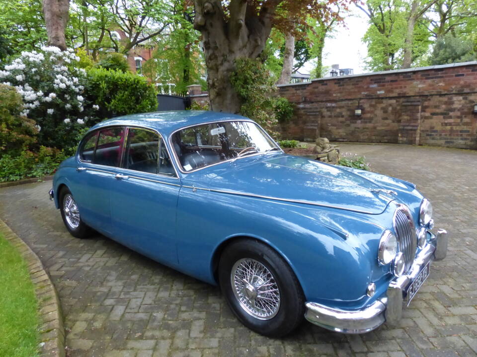 Image 6/19 of Jaguar Mk II 3.8 (1964)