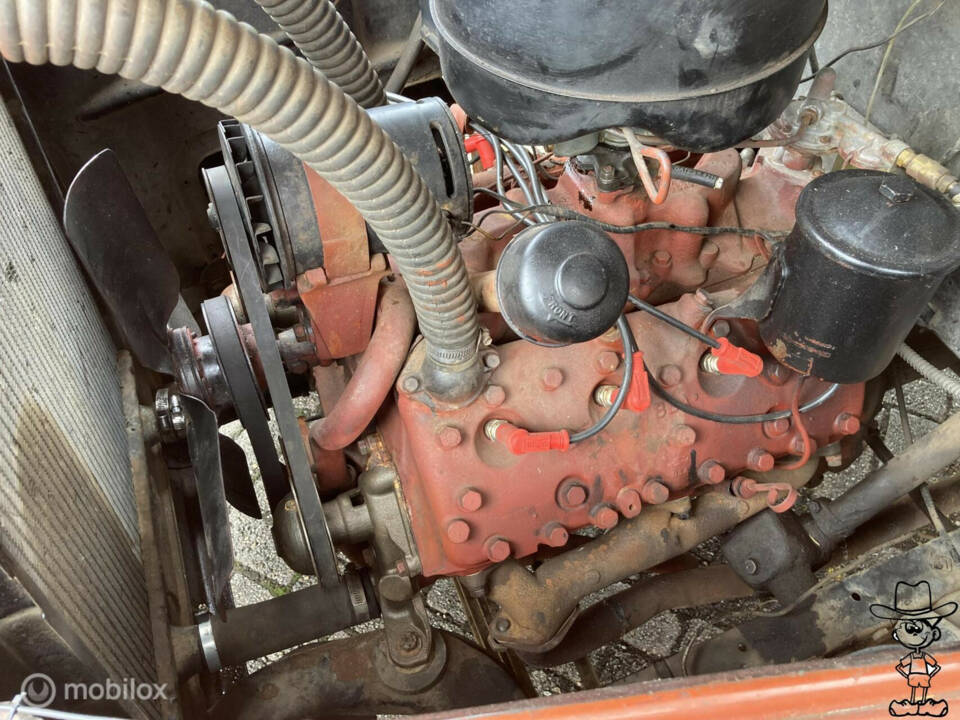 Image 18/31 of Ford F-1 (1949)