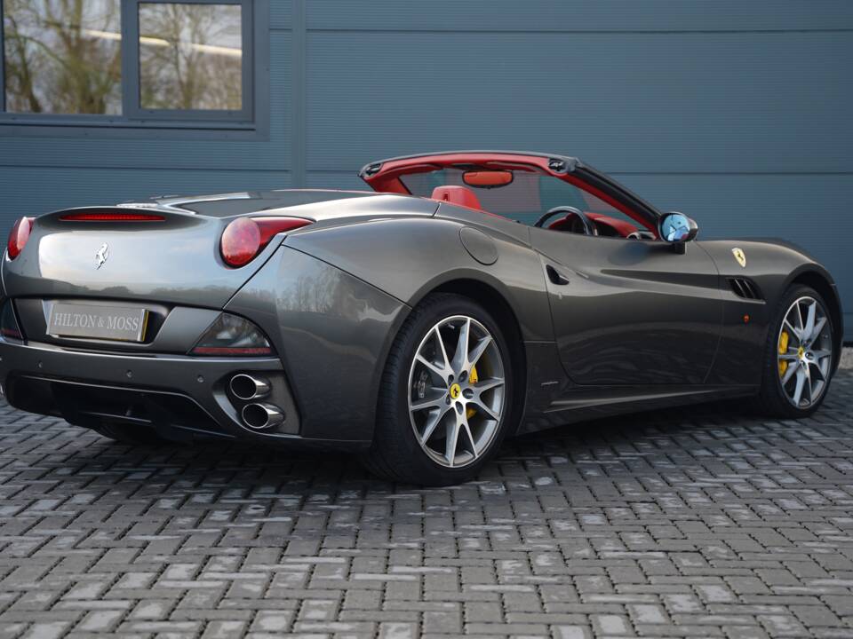 Image 5/50 of Ferrari California (2009)