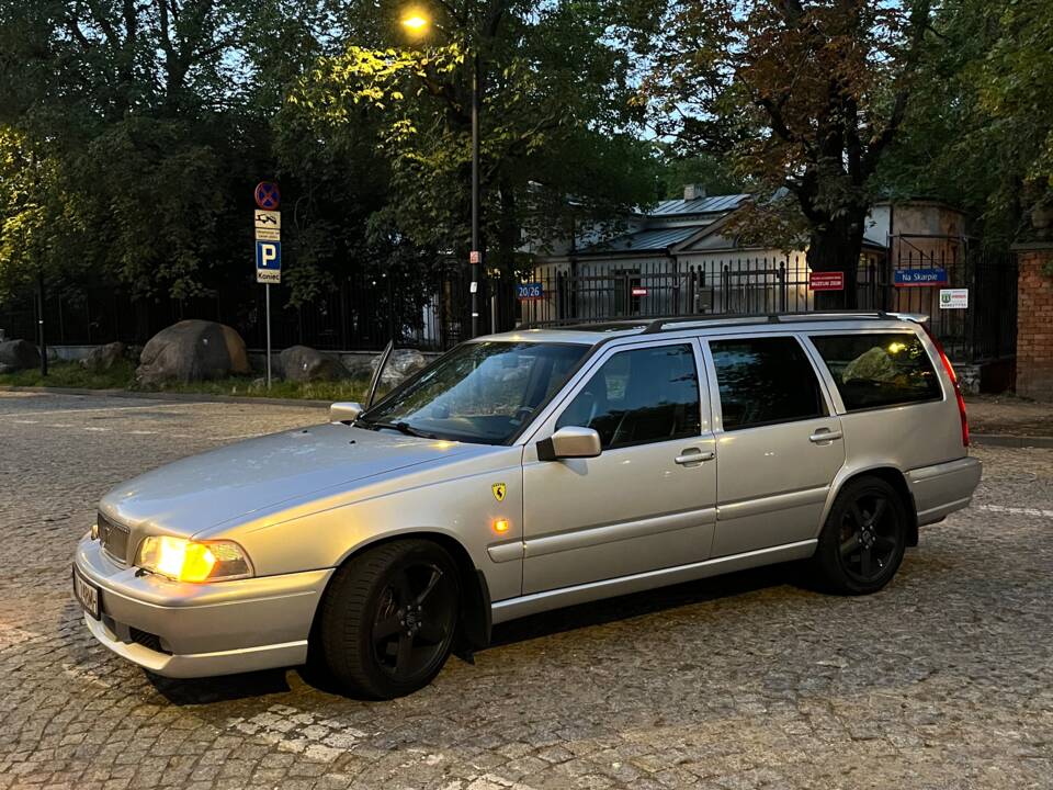 Bild 33/34 von Volvo V70 R AWD (1998)