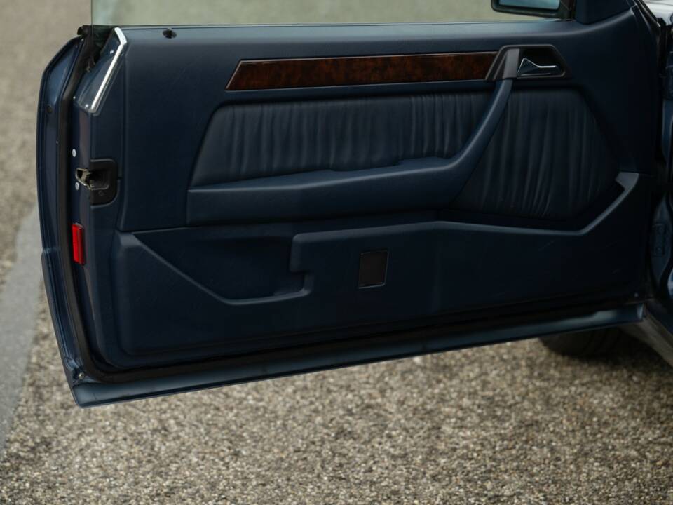 Bild 74/79 von Mercedes-Benz 200 CE (1993)