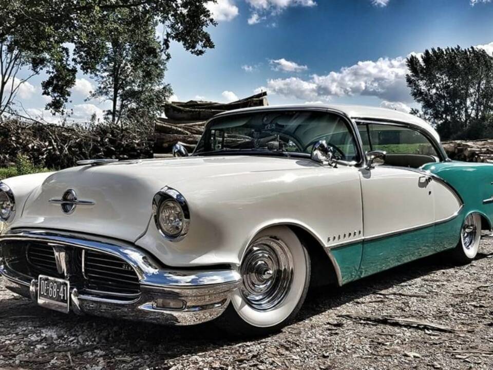 Bild 1/9 von Oldsmobile 98 Sedan (1956)