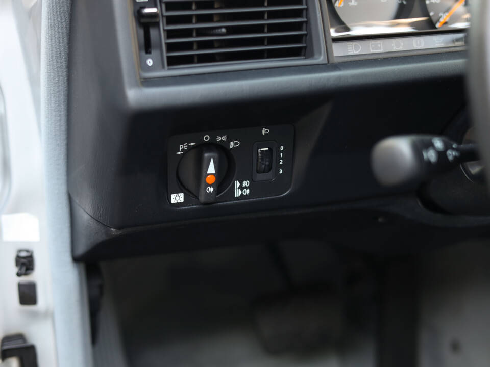 Immagine 80/100 di Mercedes-Benz 190 E 2.3 (1992)