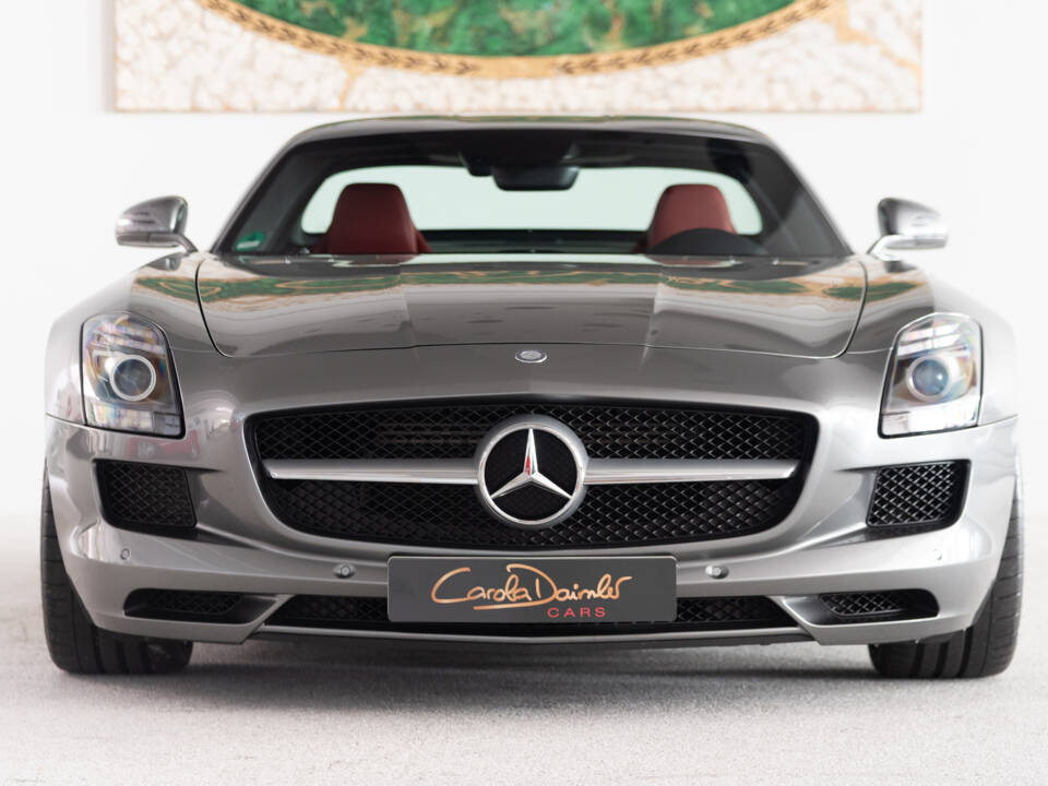 Image 20/56 de Mercedes-Benz SLS AMG (2011)