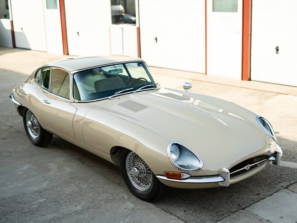 Bild 3/8 von Jaguar Type E 4.2 (1966)