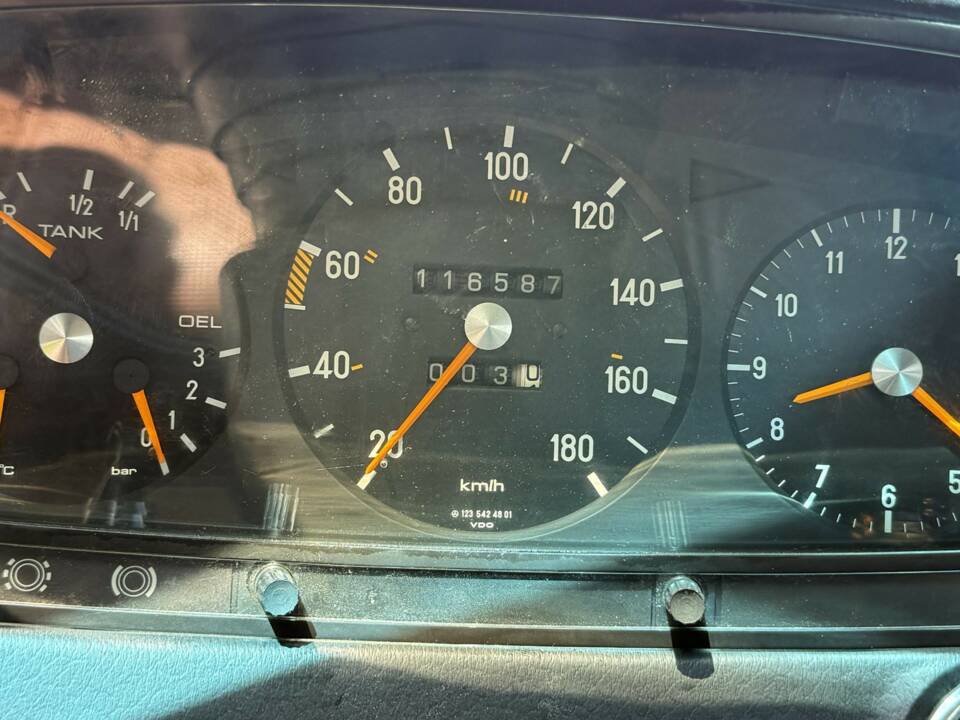 Bild 9/21 von Mercedes-Benz 300 TD (1978)