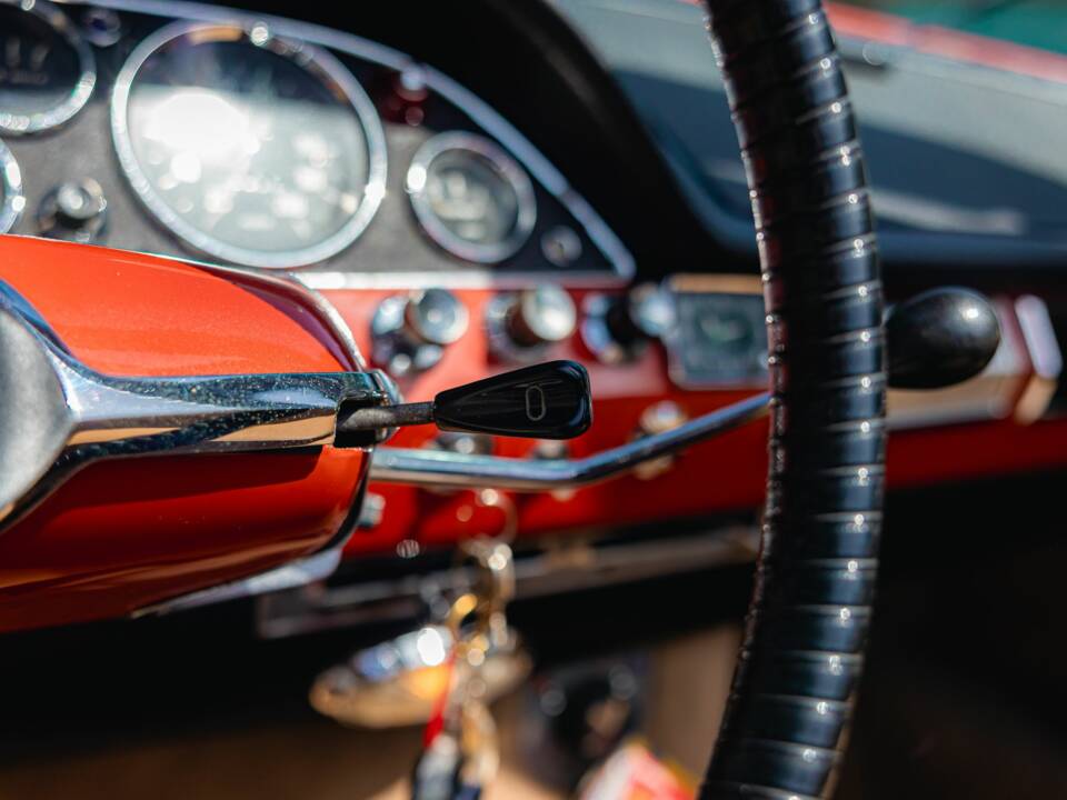 Image 37/56 of Citroën DS 21 Chapron (1967)