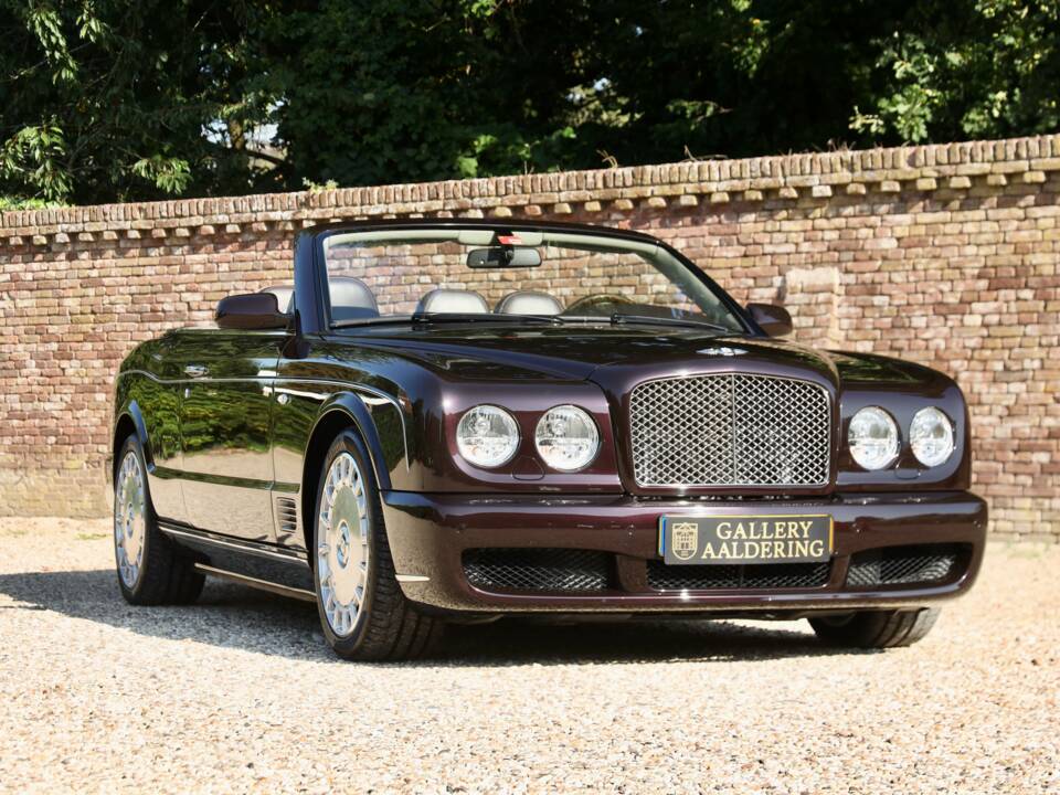 Image 44/50 de Bentley Azure (2008)