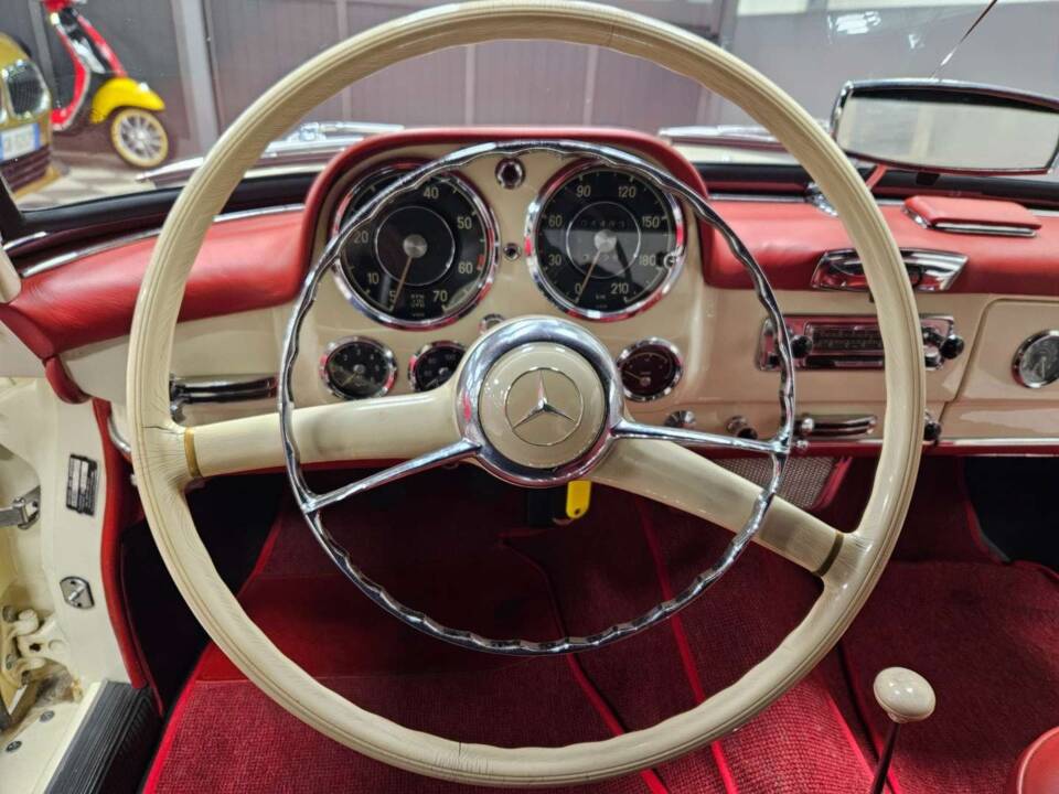 Image 11/14 of Mercedes-Benz 190 SL (1961)
