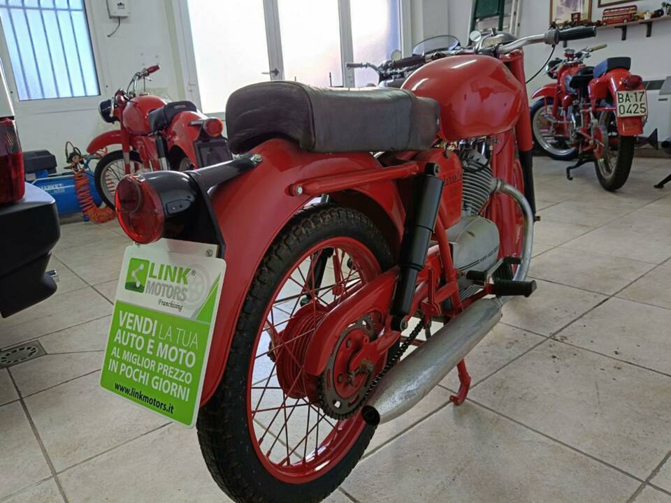 Immagine 20/28 di Moto Guzzi Stornello 125 (1960)
