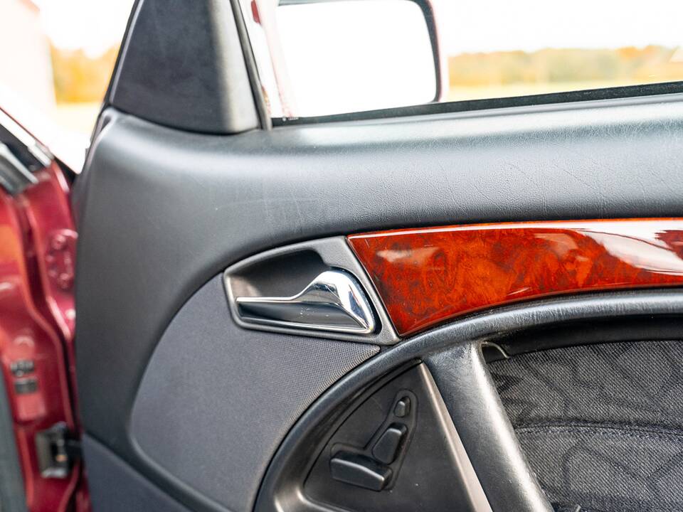 Image 35/47 of Mercedes-Benz SL 280 (1996)