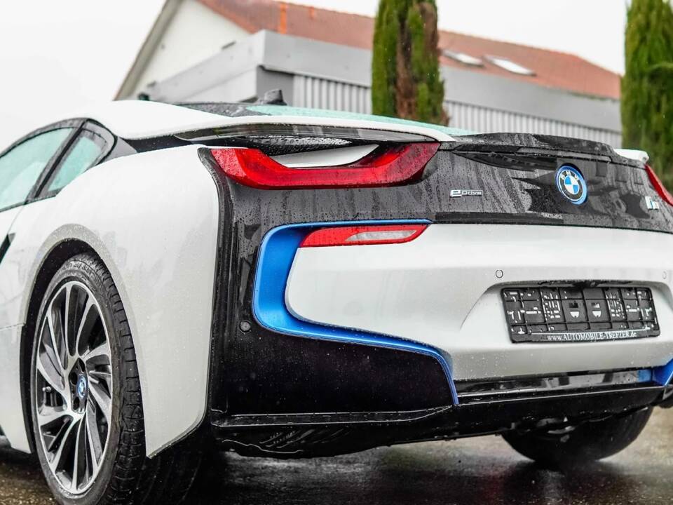 Image 8/12 of BMW i8 Coupé (2015)