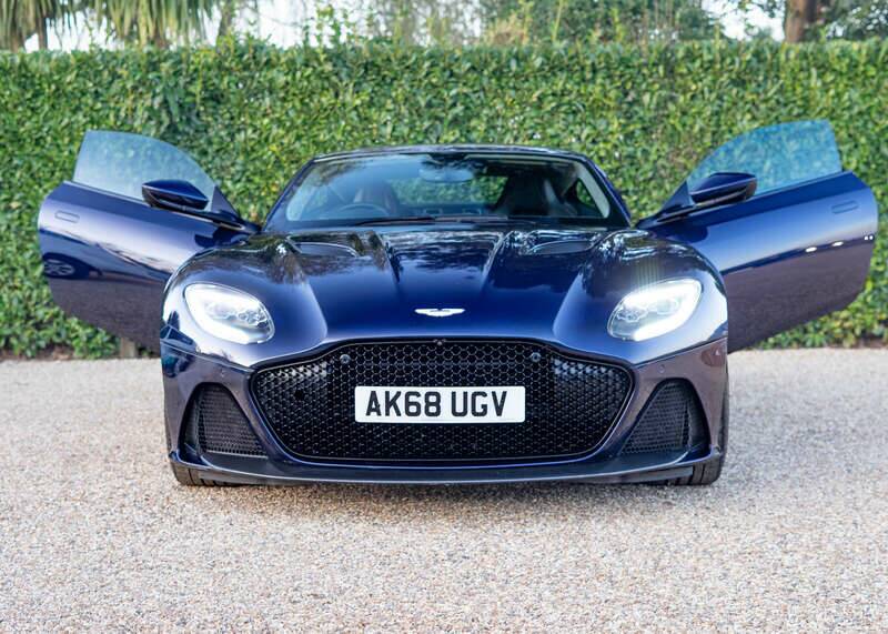 Immagine 23/50 di Aston Martin DBS Superleggera (2018)