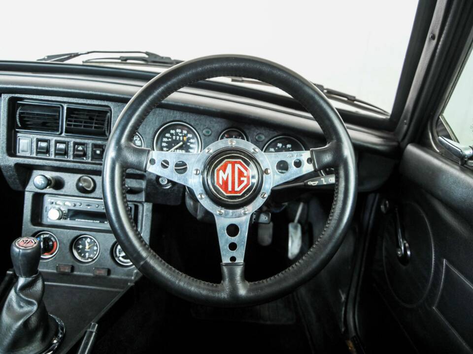 Bild 8/50 von MG MGB GT V8 SEC (1978)