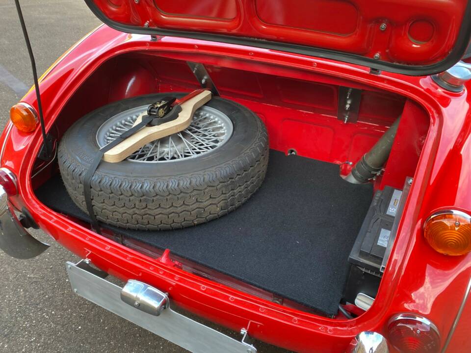 Image 13/18 of Austin-Healey 3000 Mk III (BJ8) (1967)