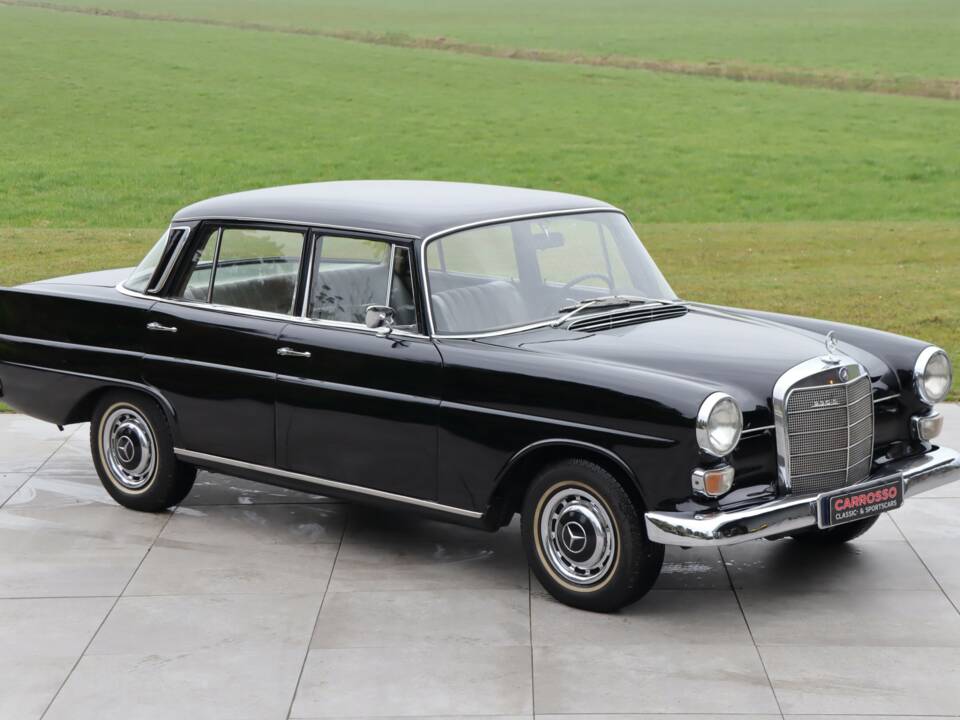 Afbeelding 1/50 van Mercedes-Benz 230 S (1967)