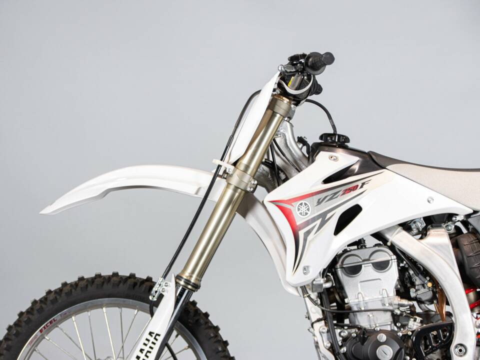 Image 22/50 de Yamaha DUMMY (2008)