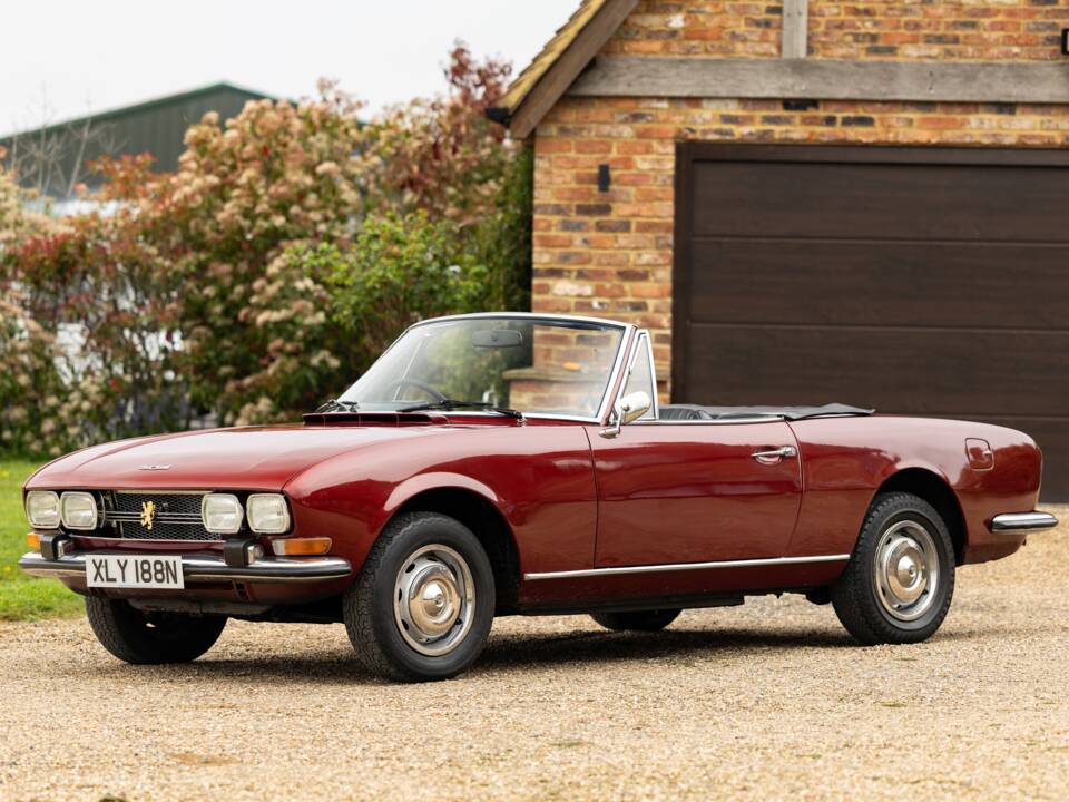 Image 1/45 of Peugeot 504 Convertible (1974)