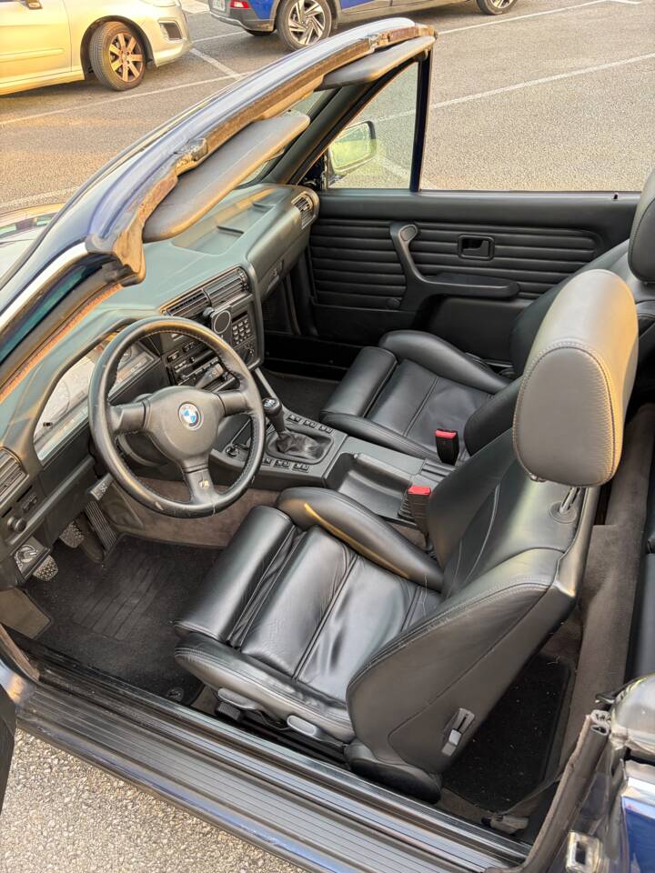 Bild 19/55 von BMW 320i (1991)