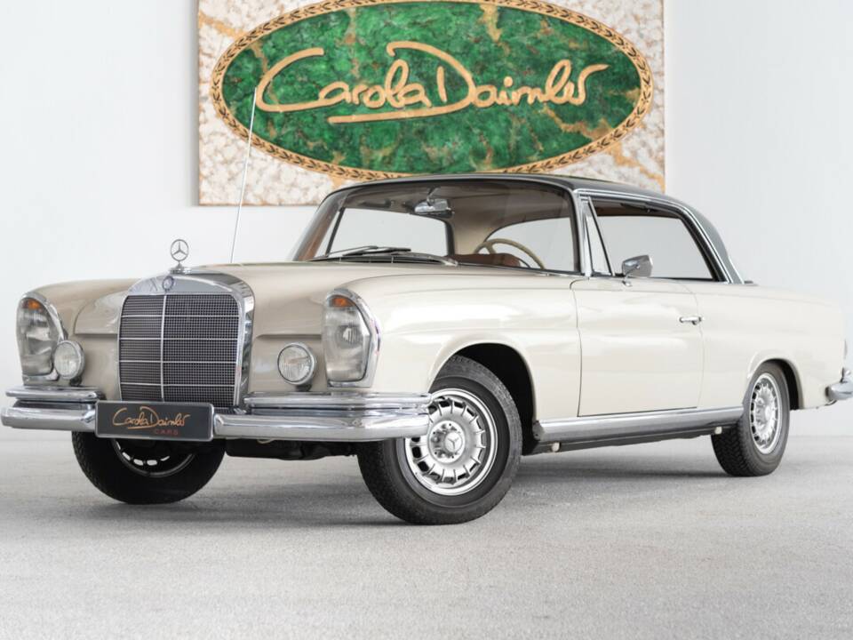 Bild 2/44 von Mercedes-Benz 220 SE b (1964)