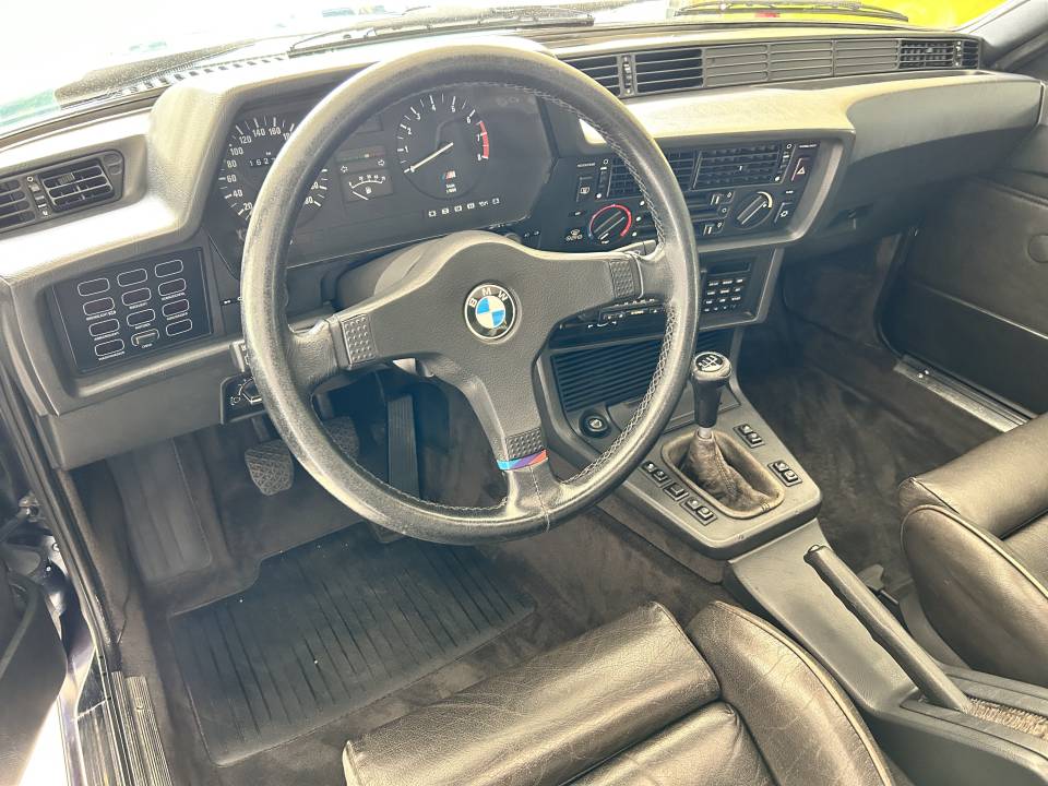 Image 11/27 de BMW M 635 CSi (1985)