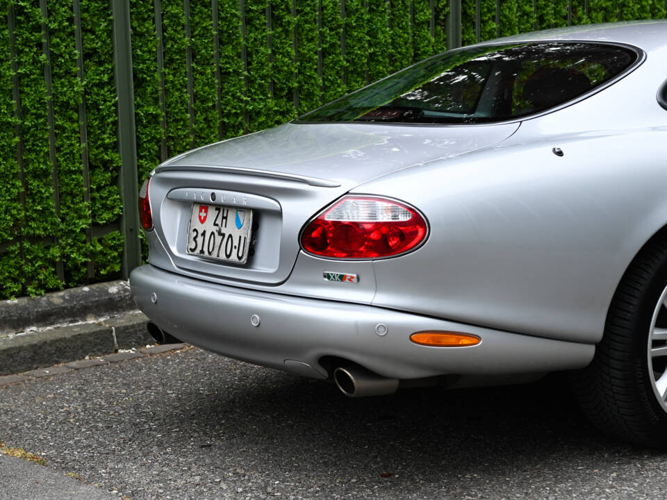 Image 10/32 of Jaguar XKR (2002)