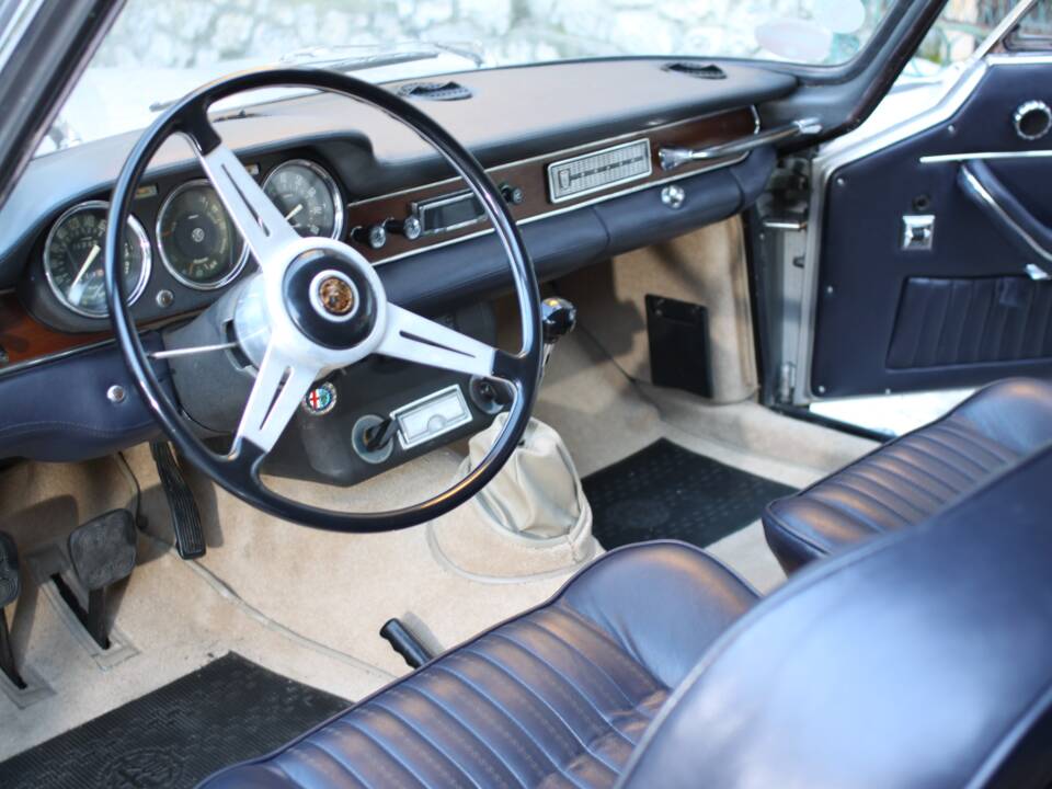 Bild 18/30 von Alfa Romeo 2600 Sprint (1965)