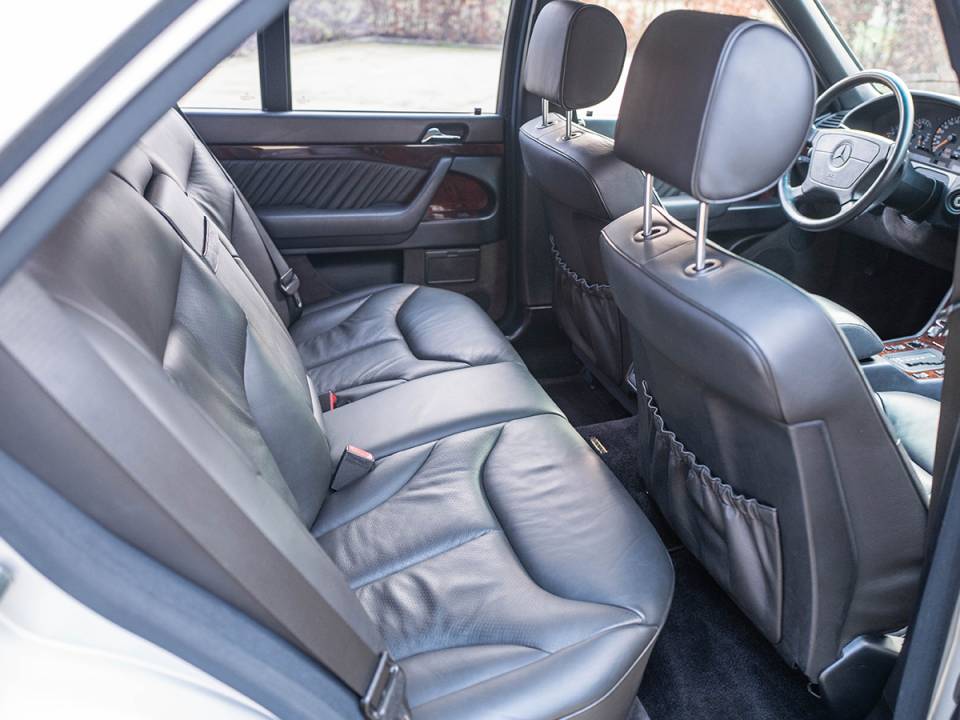Bild 38/45 von Mercedes-Benz S 500 (1995)