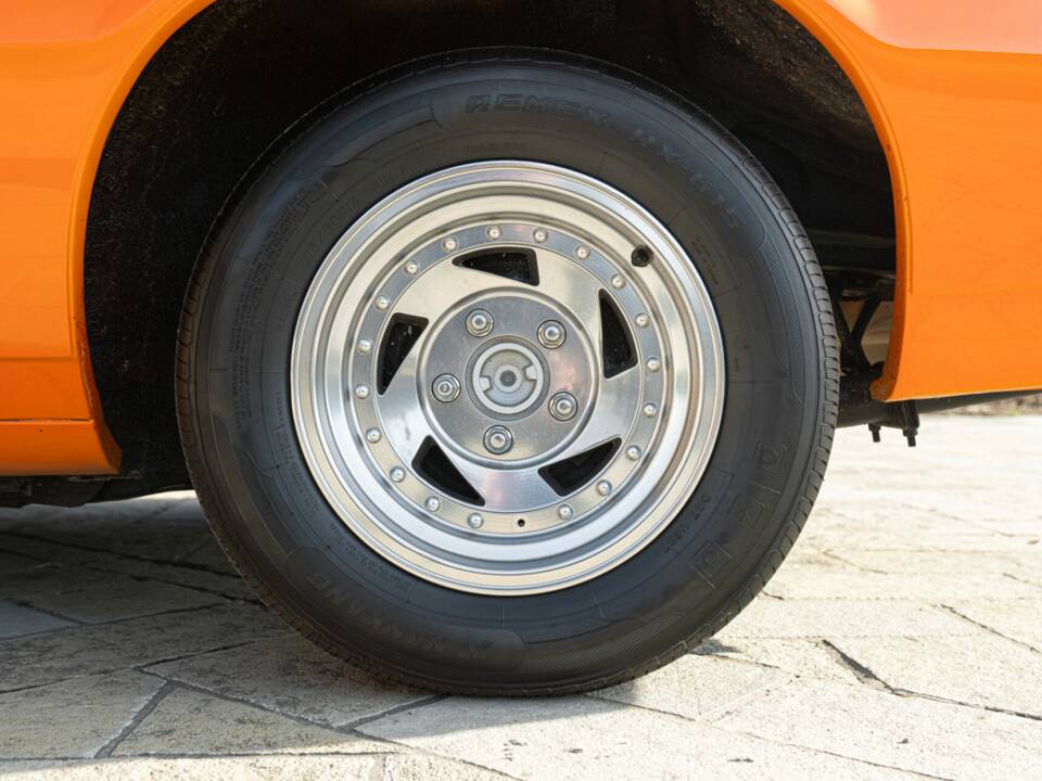 Image 18/50 of Chevrolet Camaro Z28 (1992)