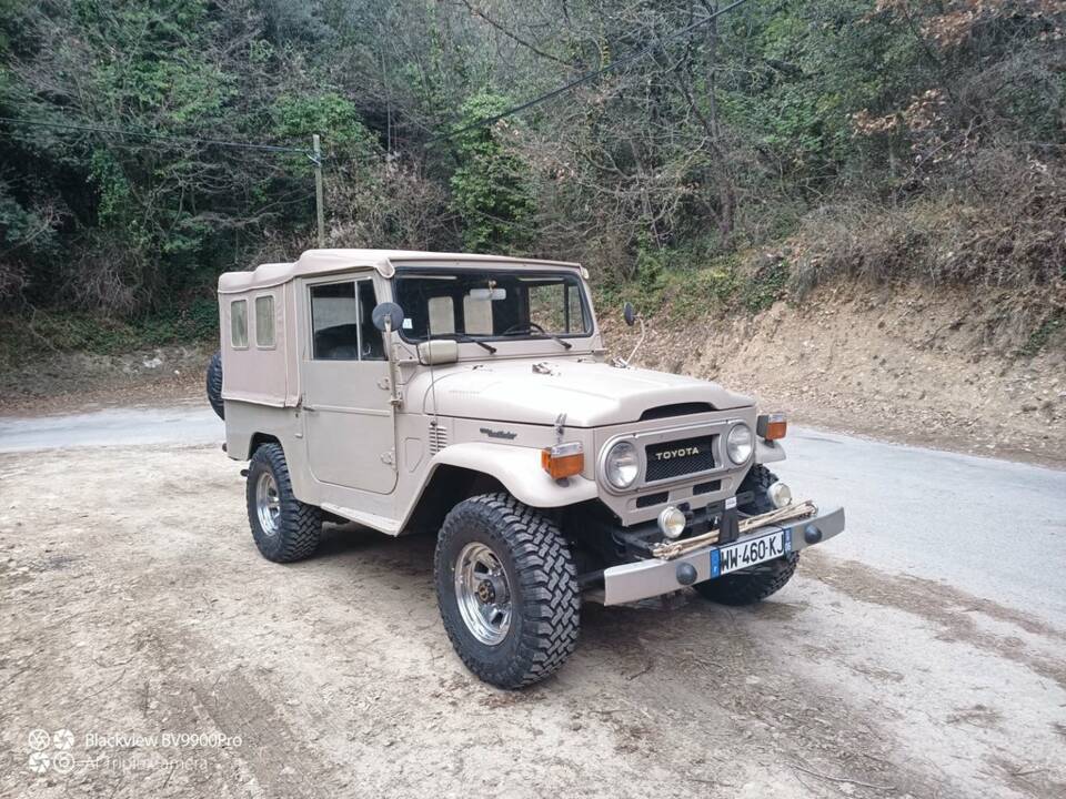 Image 1/6 of Toyota Land Cruiser FJ 43 (1975)