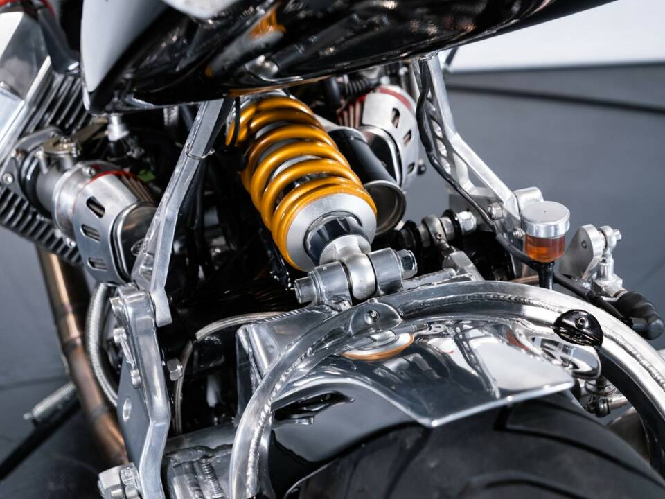 Imagen 12/50 de Moto Guzzi Daytona RS (1998)