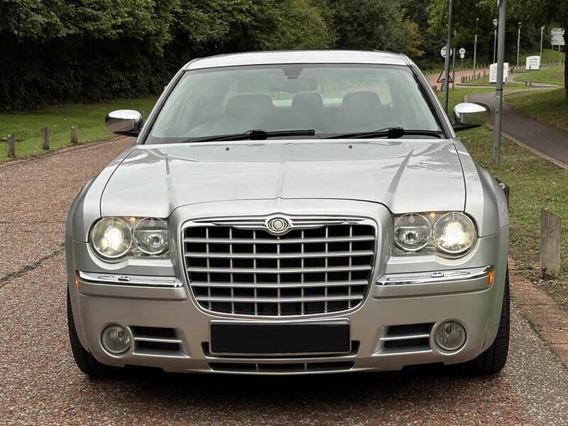 Image 32/50 of Chrysler 300 S (2008)
