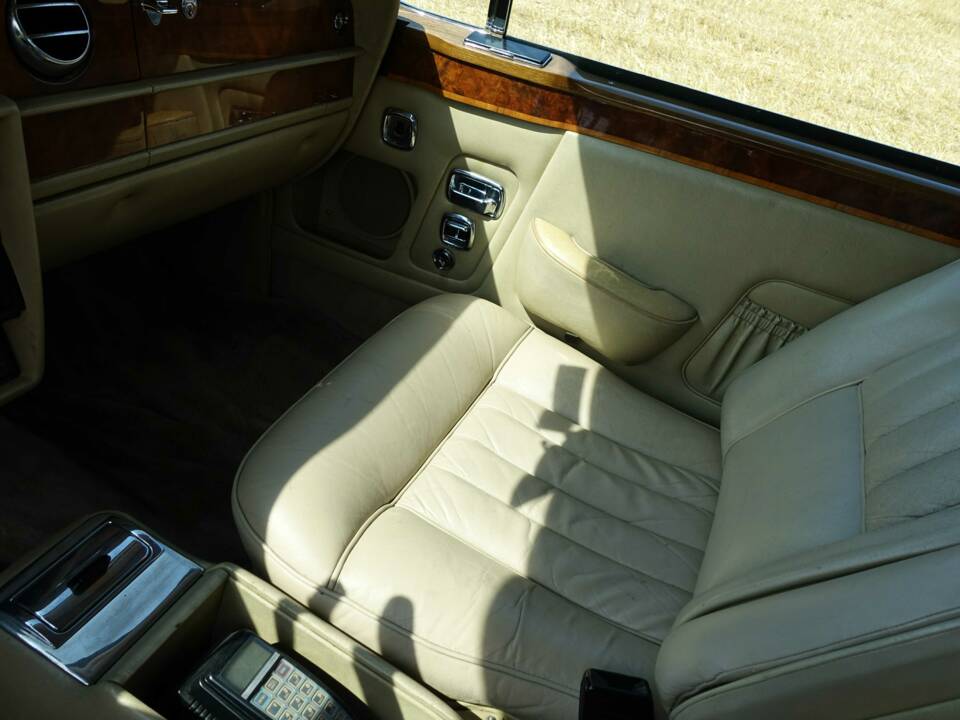 Afbeelding 14/27 van Rolls-Royce Corniche (1976)