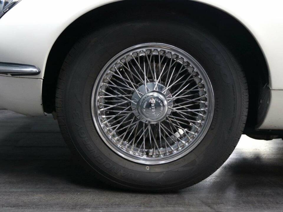 Image 46/49 de Jaguar Type E V12 (1974)