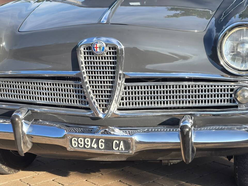 Image 7/56 of Alfa Romeo Giulietta TI (1964)