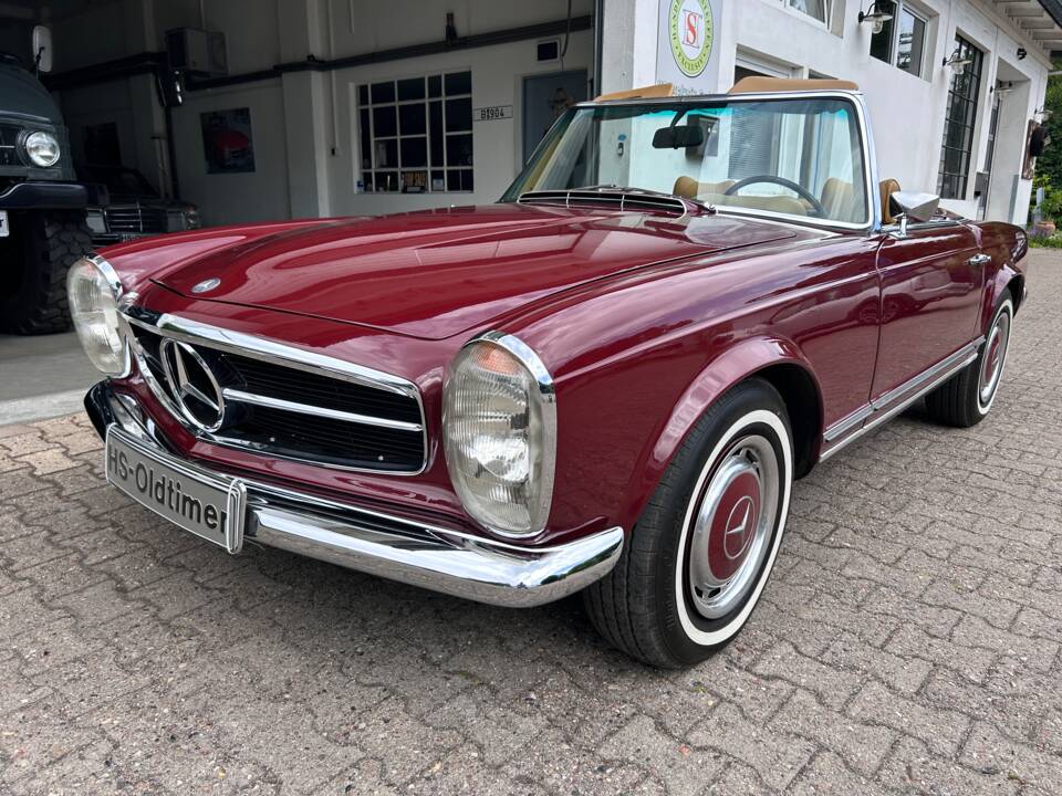 Image 36/40 de Mercedes-Benz 280 SL (1968)