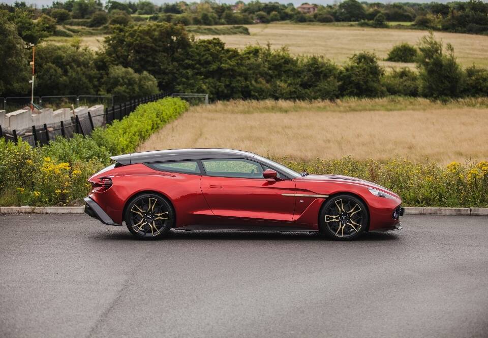 Image 40/48 de Aston Martin Vanquish Zagato Shooting Brake (2019)