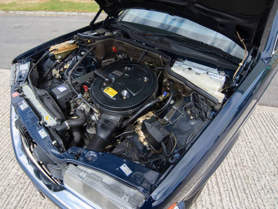 Bild 23/29 von Mercedes-Benz 300 SE (1990)