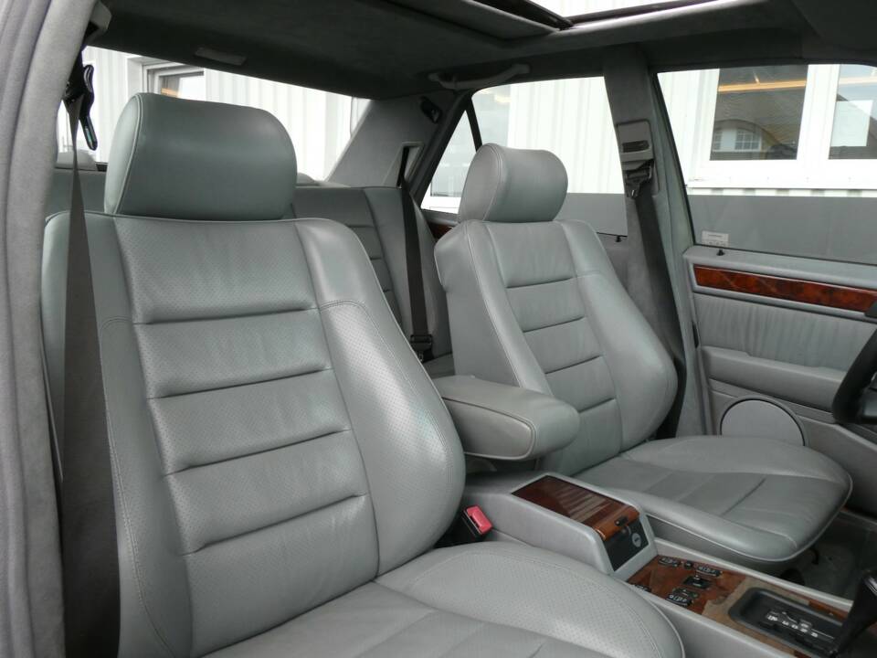 Image 14/21 of Mercedes-Benz 500 E (1992)