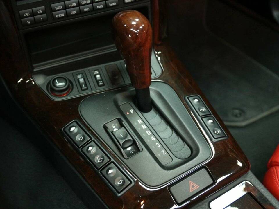 Immagine 23/50 di BMW 328i (1997)